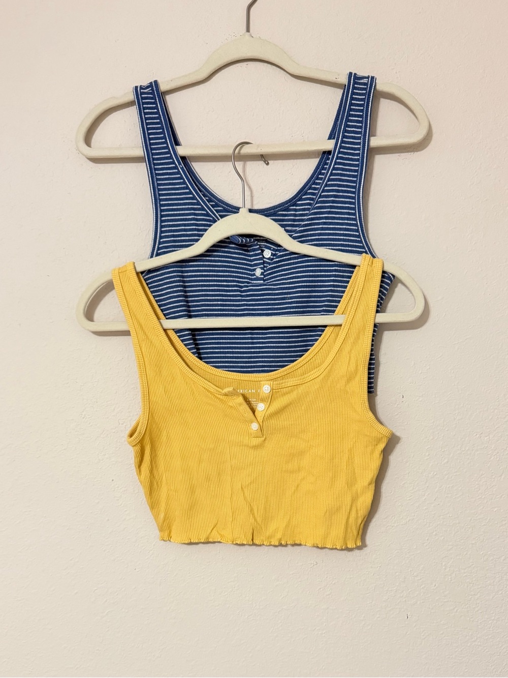 American Eagle crop tanks tops